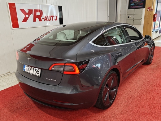 Tesla Model 3 vaihtoauto