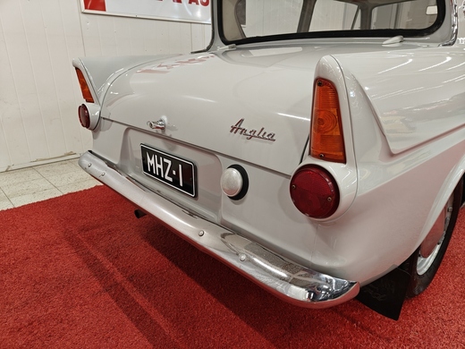 Ford Anglia vaihtoauto