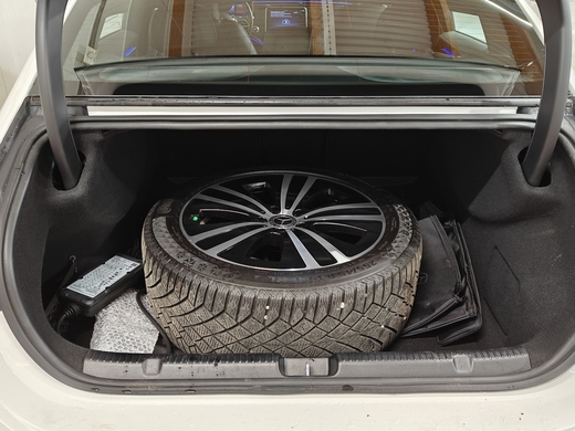 Mercedes-Benz EQE vaihtoauto
