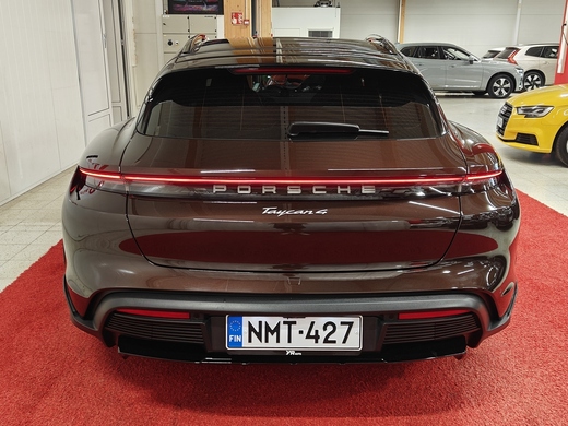 Porsche Taycan vaihtoauto