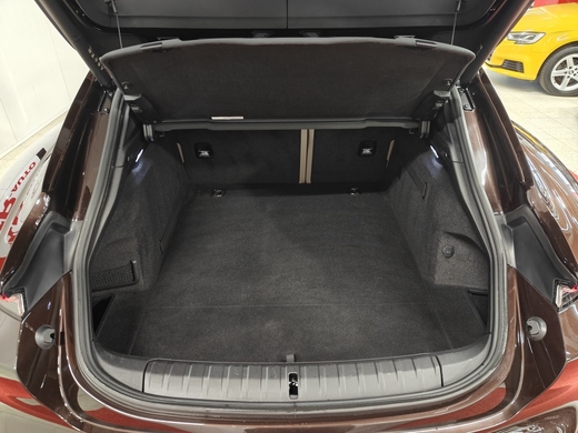 Porsche Taycan vaihtoauto