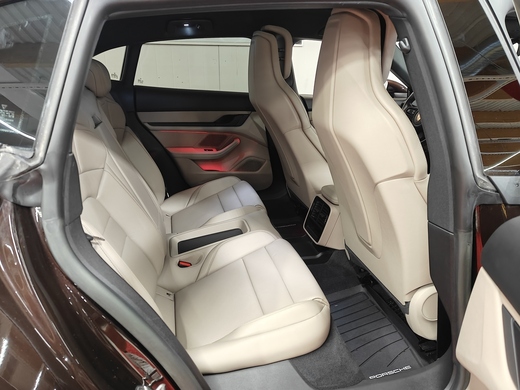 Porsche Taycan vaihtoauto