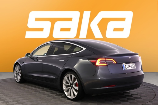 Tesla Model 3 vaihtoauto