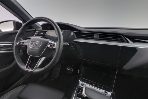 Audi Q8 e-tron vaihtoauto