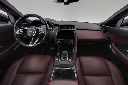 Jaguar E-PACE vaihtoauto