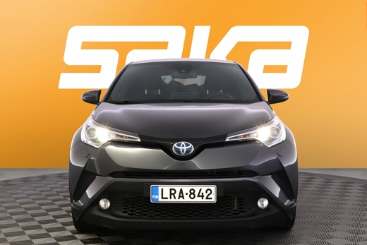 Toyota C-HR vaihtoauto
