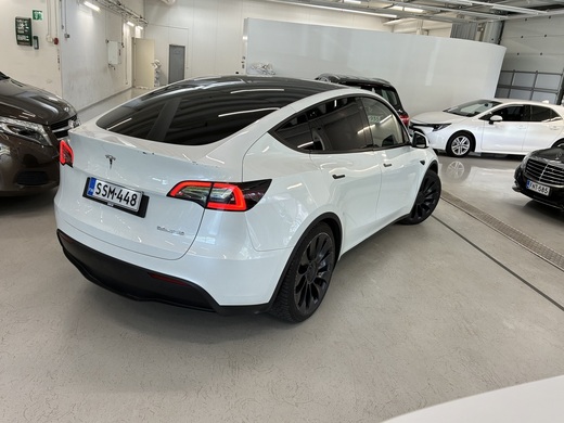 Tesla Model Y vaihtoauto
