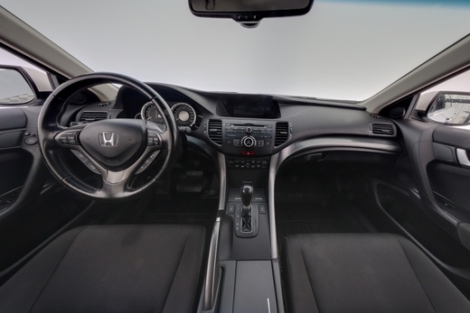 Honda Accord vaihtoauto