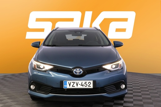 Toyota Auris vaihtoauto