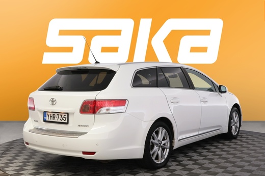 Toyota Avensis vaihtoauto
