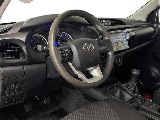 Toyota Hilux vaihtoauto