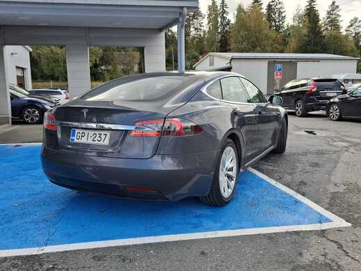 Tesla Model S vaihtoauto