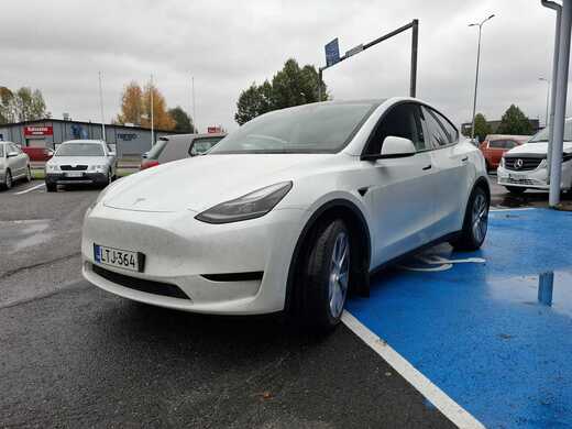 Tesla Model Y vaihtoauto