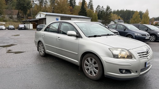 Toyota Avensis vaihtoauto