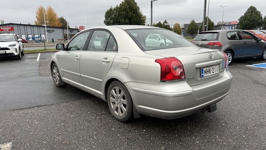 Toyota Avensis vaihtoauto