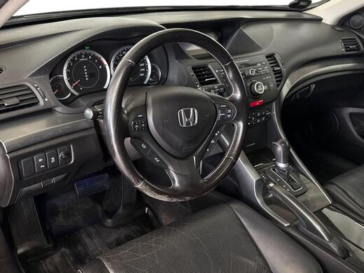 Honda Accord vaihtoauto