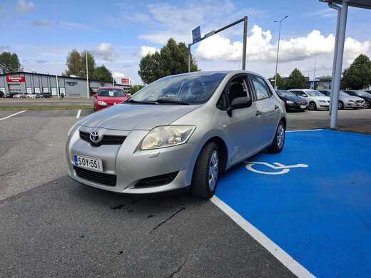 Toyota Auris vaihtoauto