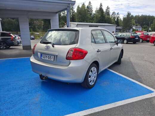 Toyota Auris vaihtoauto