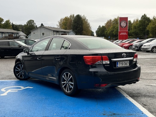 Toyota Avensis vaihtoauto