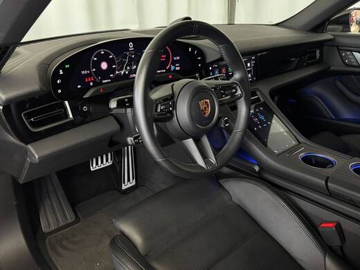 Porsche Taycan vaihtoauto
