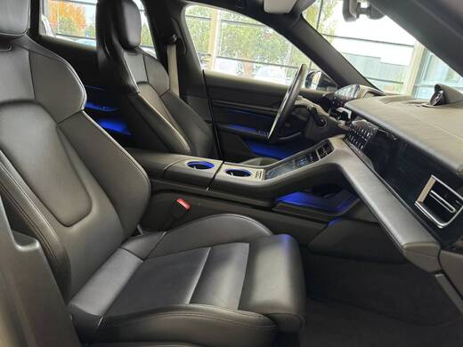 Porsche Taycan vaihtoauto