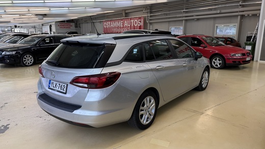 Opel Astra vaihtoauto