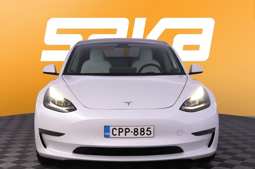 Tesla Model 3 vaihtoauto
