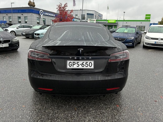 Tesla Model S vaihtoauto