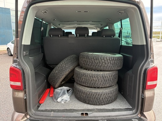 Volkswagen Caravelle vaihtoauto