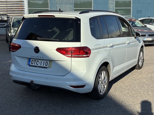 Volkswagen Touran vaihtoauto