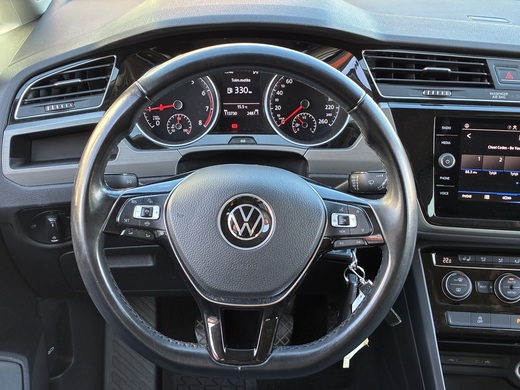 Volkswagen Touran vaihtoauto