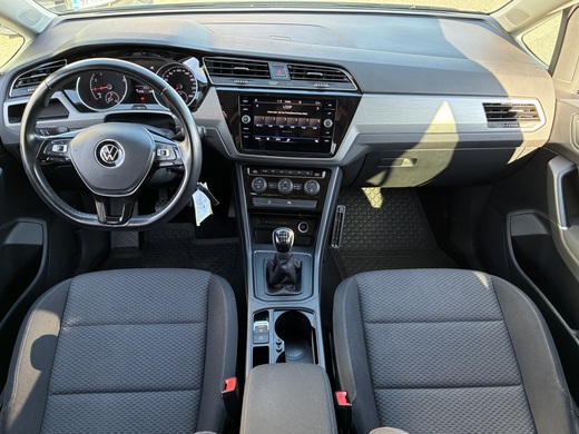 Volkswagen Touran vaihtoauto