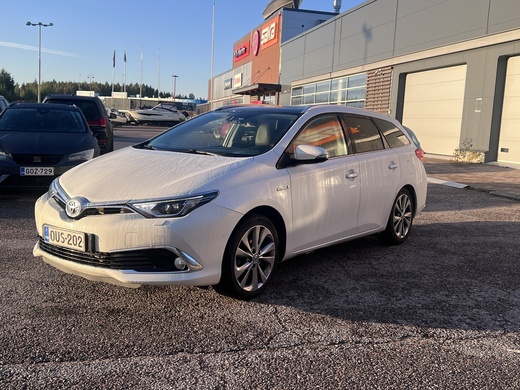 Toyota Auris vaihtoauto