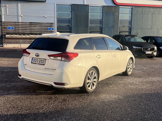 Toyota Auris vaihtoauto