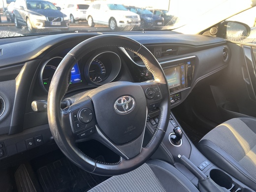 Toyota Auris vaihtoauto