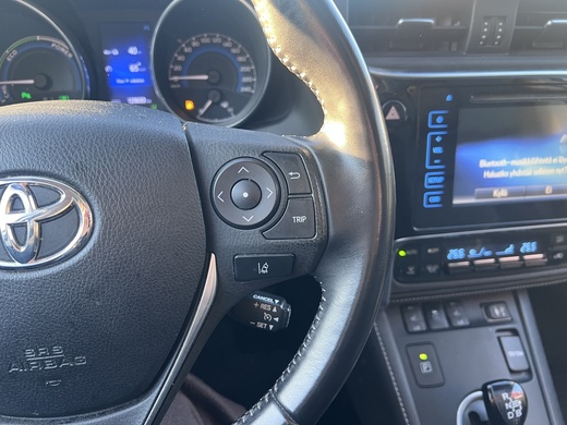 Toyota Auris vaihtoauto