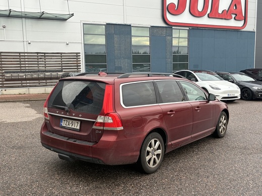 Volvo V70 vaihtoauto