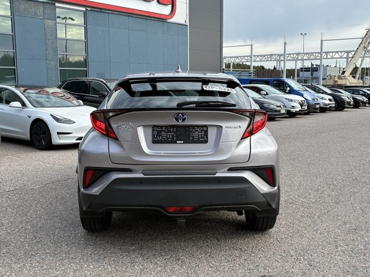 Toyota C-HR vaihtoauto