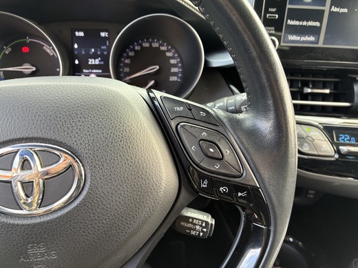 Toyota C-HR vaihtoauto