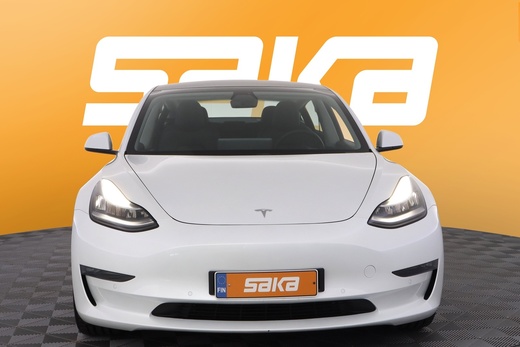Tesla Model 3 vaihtoauto
