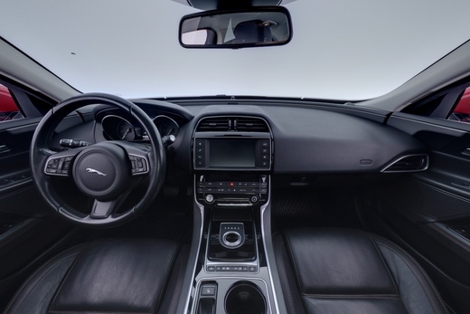 Jaguar XE vaihtoauto