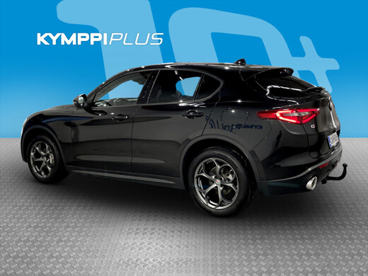 Alfa Romeo Stelvio vaihtoauto