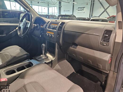Nissan Pathfinder vaihtoauto
