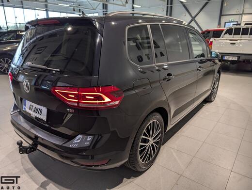 Volkswagen Touran vaihtoauto