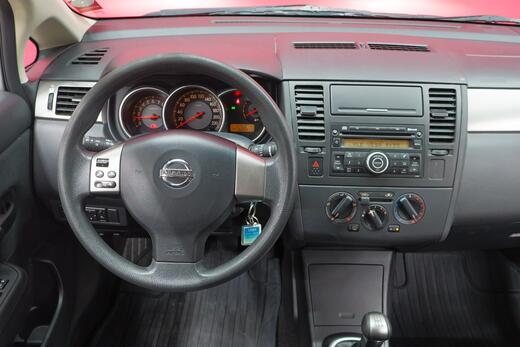 Nissan Tiida vaihtoauto