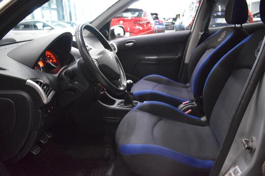 Peugeot 206 + vaihtoauto