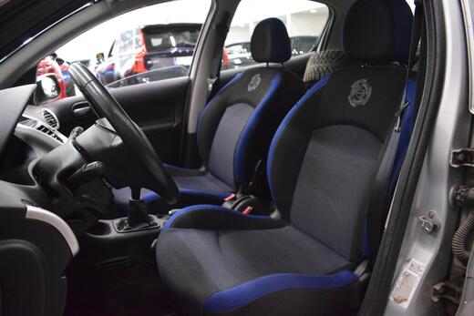 Peugeot 206 + vaihtoauto