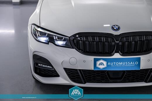 BMW 330 vaihtoauto