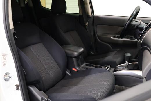 Mitsubishi L200 vaihtoauto