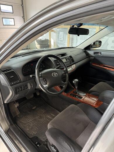 Toyota Camry vaihtoauto